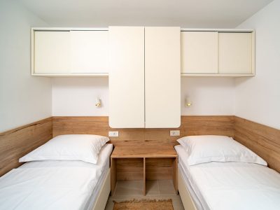 camping-arti-homes-rab-mobile-home-arti-studio-two-interior-bedroom-single-beds