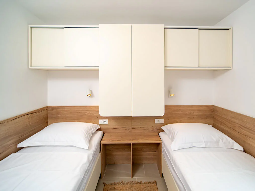 camping-arti-homes-rab-mobile-home-arti-studio-two-interior-bedroom-single-beds