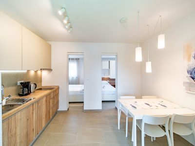 camping-arti-homes-rab-mobile-home-arti-studio-two-interior-kitchen-view