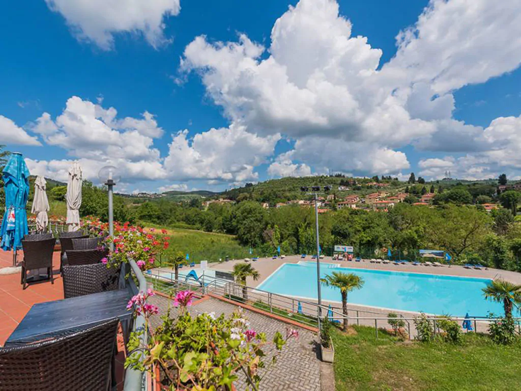camping-village-il-poggetto-exterior-swimming-pool