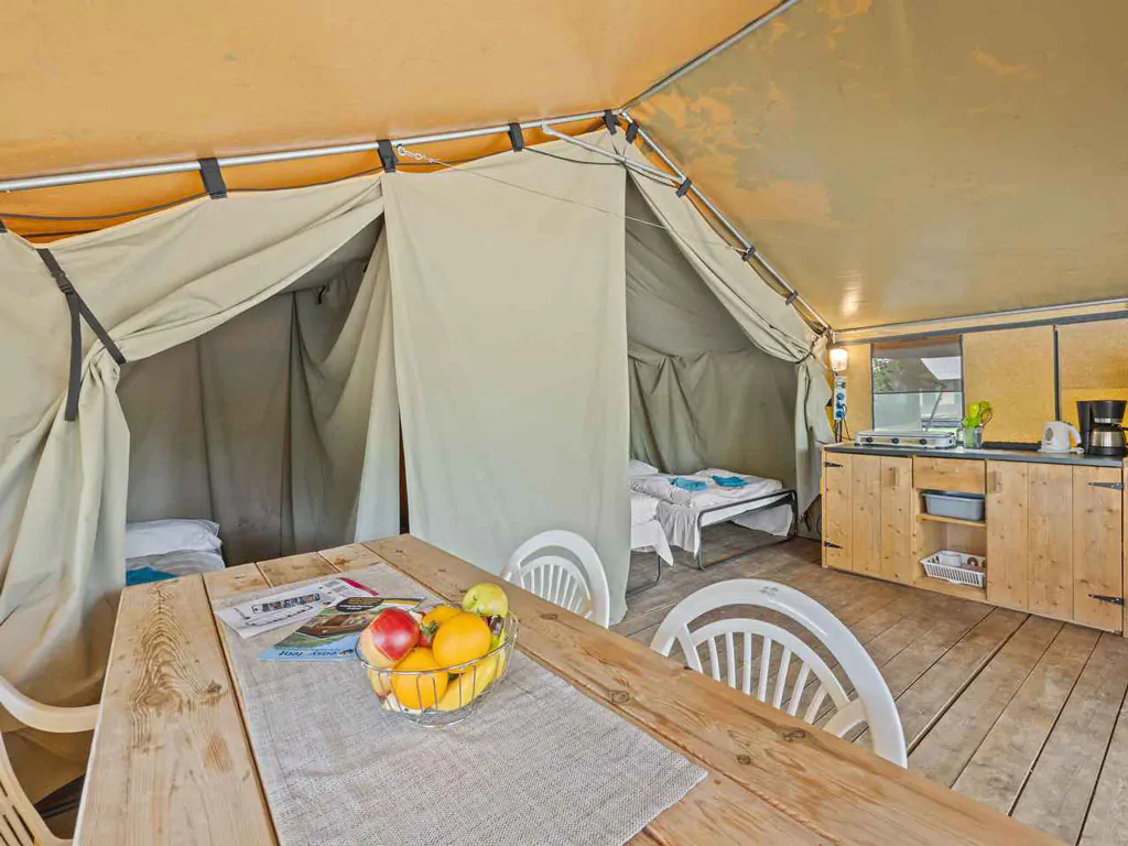 camping-valkanela-glamping-safari-tent-harmony-interior-livingroom