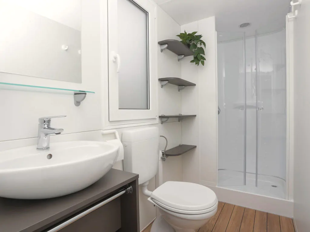 camping-resort-sibenik-mobile-home-a-zone-1-interior-bathroom
