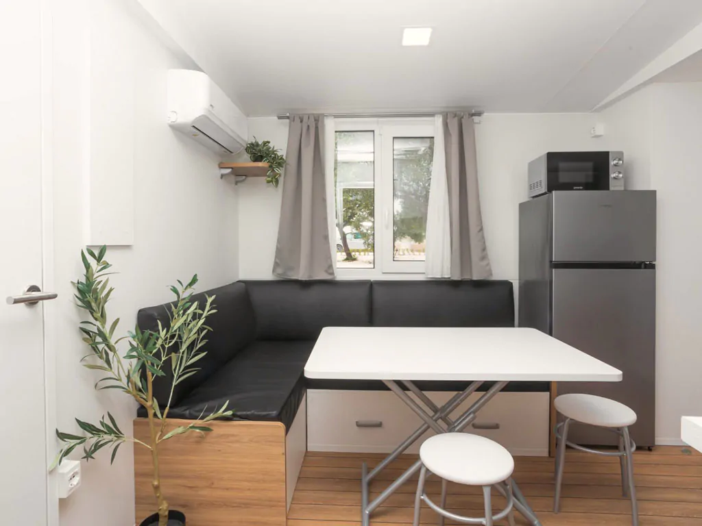 camping-resort-sibenik-mobile-home-a-zone-2-interior-livingroom