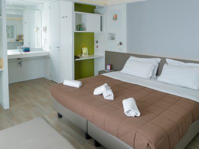 hu-fabulous-village-mobile-home-hu-stay-smart-s-interior-doublebed-bathroom