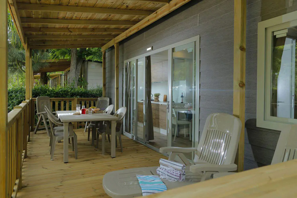 hu-i-pini-village-mobile-home-hu-stay-smart-exterior-terrace