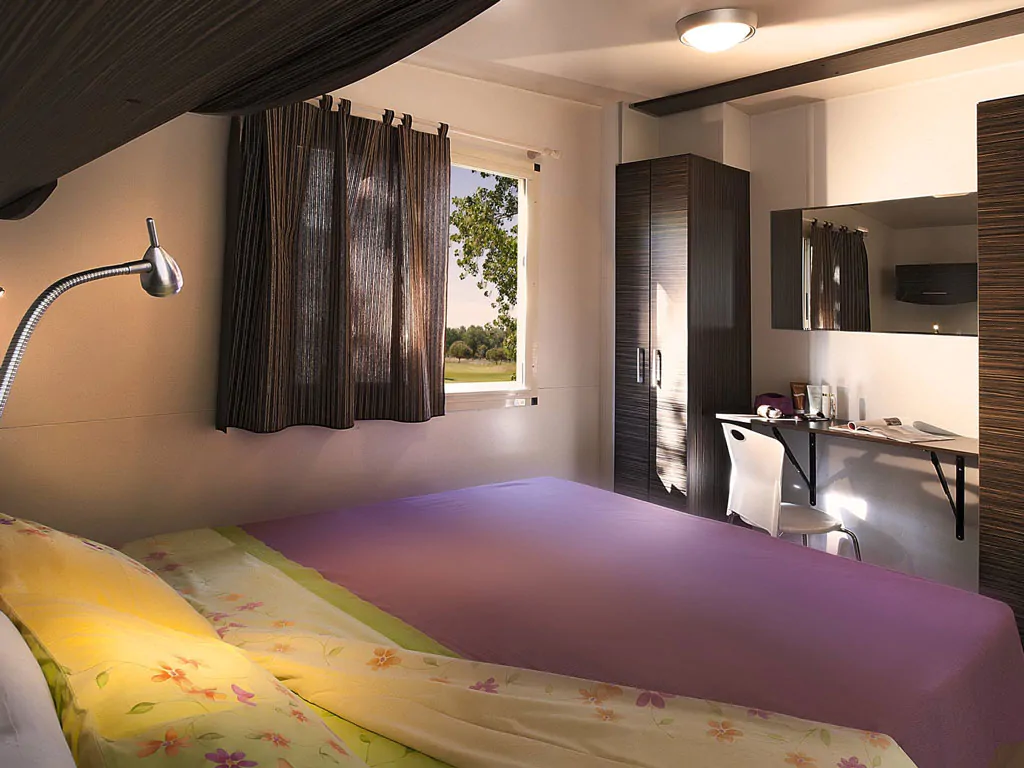 hu-park-albatros-village-mobile-home-hu-stay-easy-l-plus-interior-bedroom