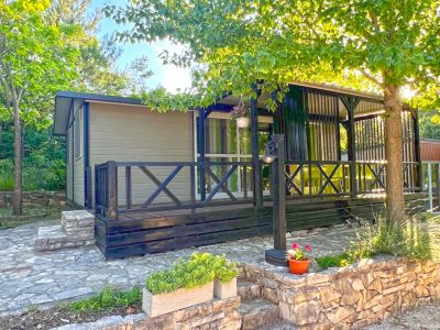 camping-karin-accommodation-mobile-home-karin-exterior-frontview