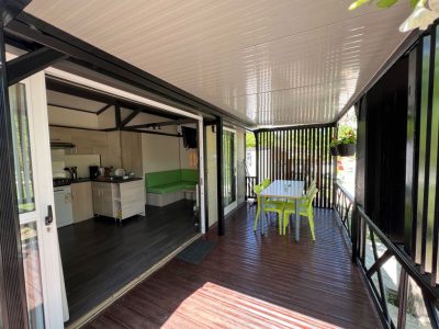 camping-karin-accommodation-mobile-home-karin-exterior-terrace-wide