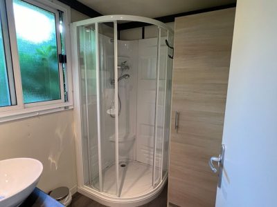 camping-karin-accommodation-mobile-home-karin-interior-bathroom