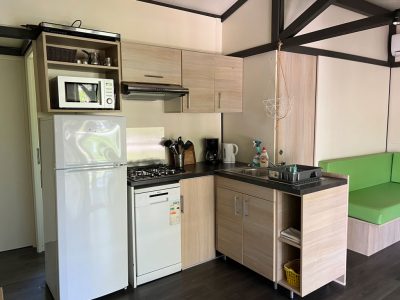 camping-karin-accommodation-mobile-home-karin-interior-kitchen
