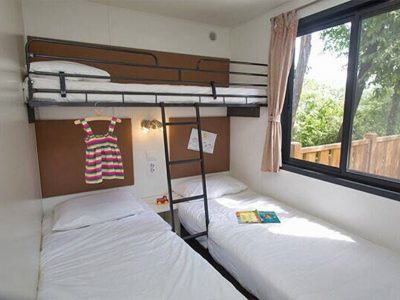 camping-bijela-uvala-mobilehome-comfort-for-six-interior-bedroom-singlebeds