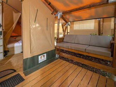 camping-valkanela-glamping-safari-tent-authentic-plus-interior-livingroom