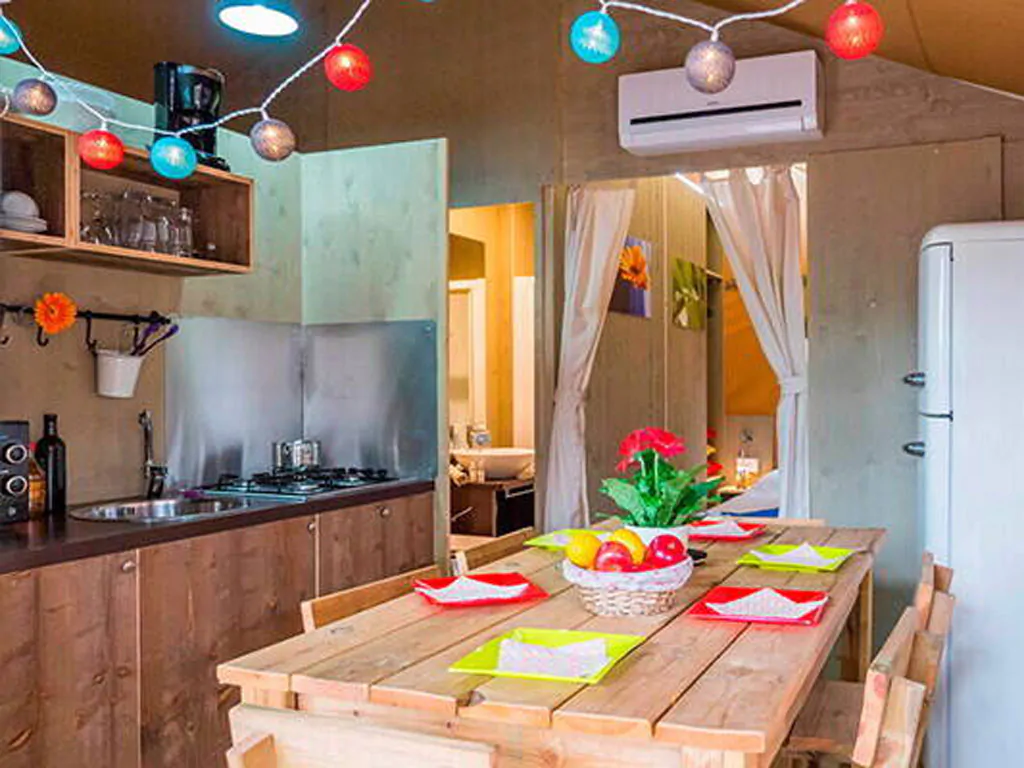 camping-polari-glamping-tent-superior-interior-kitchen-table